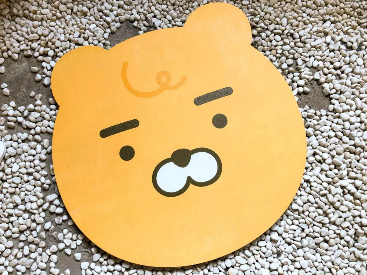 KA粉到全家報到惹！最新「Kakao Friends集點周邊」結合萬聖節設計，先搶萊恩和室椅