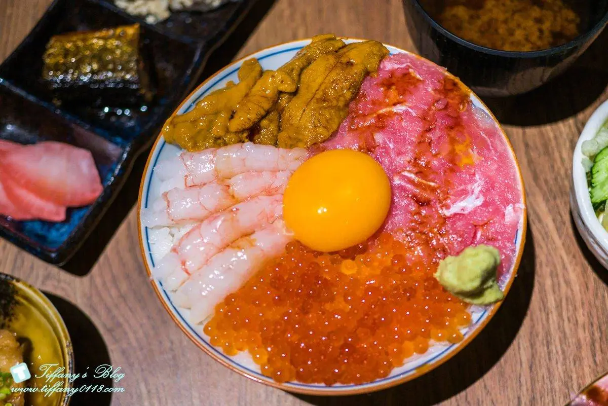 吃到痛風也甘願!北中南17間浮誇系海鮮料理:整隻龍蝦炒飯、滿料鮮牡蠣火鍋 吃到痛風也甘願!北中南17間浮誇系海鮮料理:整隻龍蝦炒飯、滿料鮮牡蠣火鍋