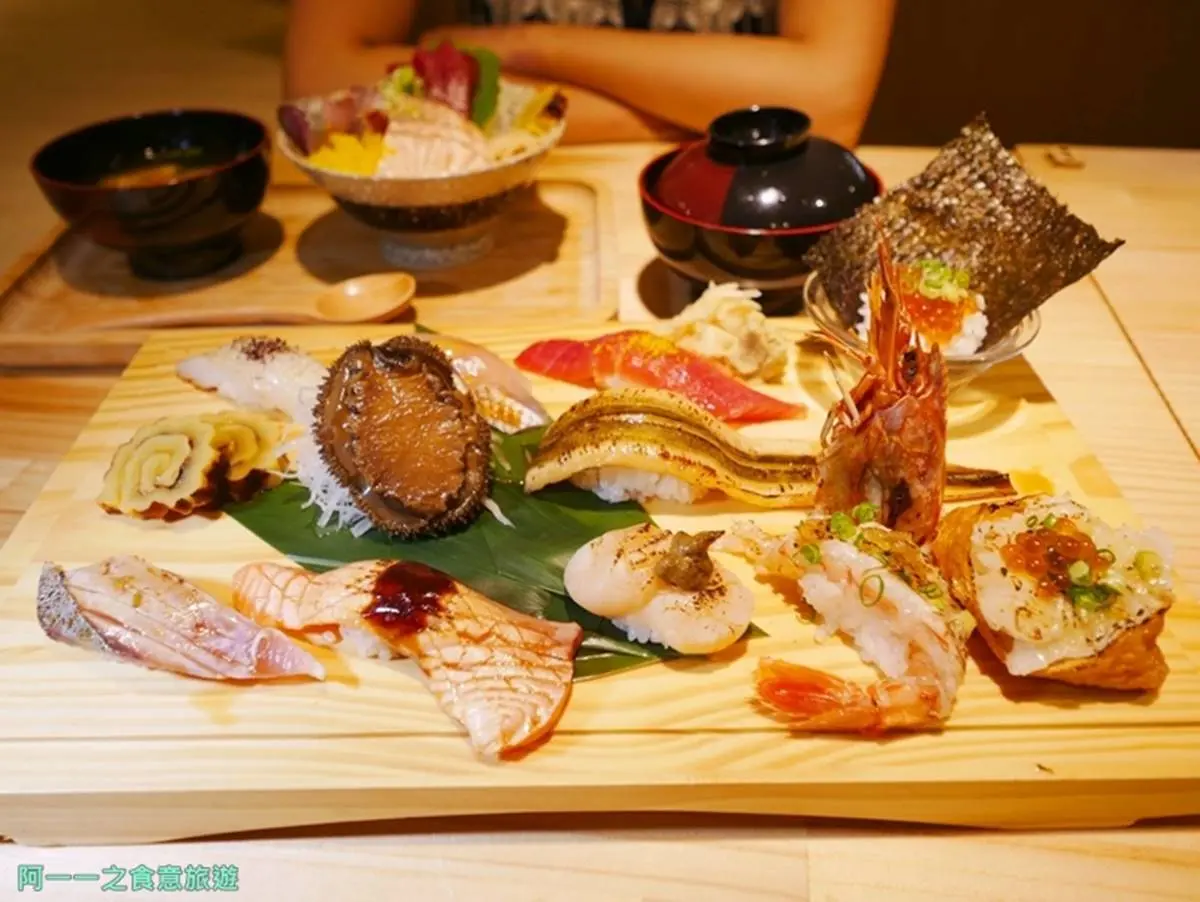 秋天海鮮就吃這道!北部10間超浮誇痛風料理:50顆蛤蜊青醬麵、龍蝦滷肉飯 秋天海鮮就吃這道!北部10間超浮誇痛風料理:50顆蛤蜊青醬麵、龍蝦滷肉飯