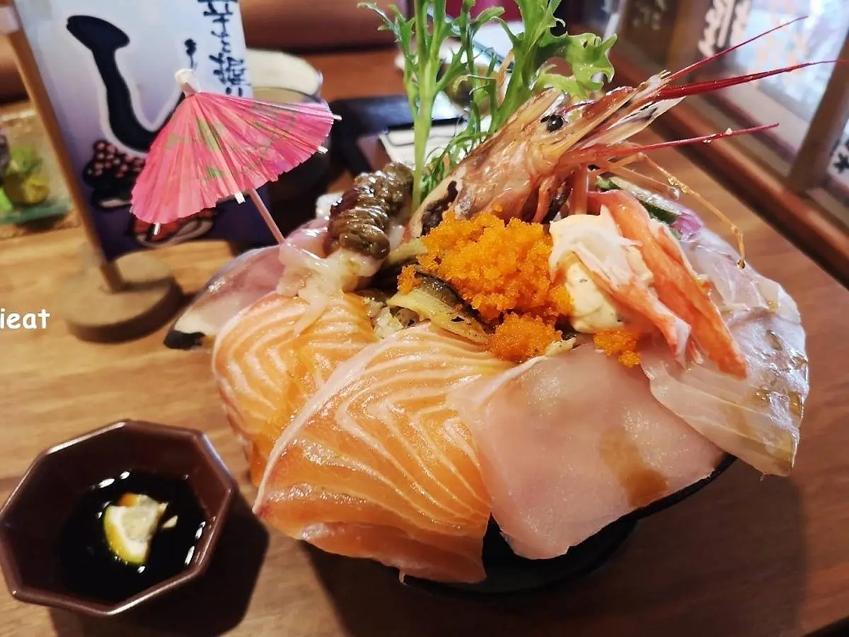 吃到痛風也甘願!北中南17間浮誇系海鮮料理:整隻龍蝦炒飯、滿料鮮牡蠣火鍋 吃到痛風也甘願!北中南17間浮誇系海鮮料理:整隻龍蝦炒飯、滿料鮮牡蠣火鍋