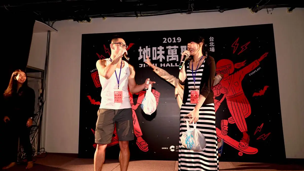重點是調酒無限暢飲啊！日本夯爆「地味萬聖節趴」來台舉辦，玩創意扮廢到笑的日常人物