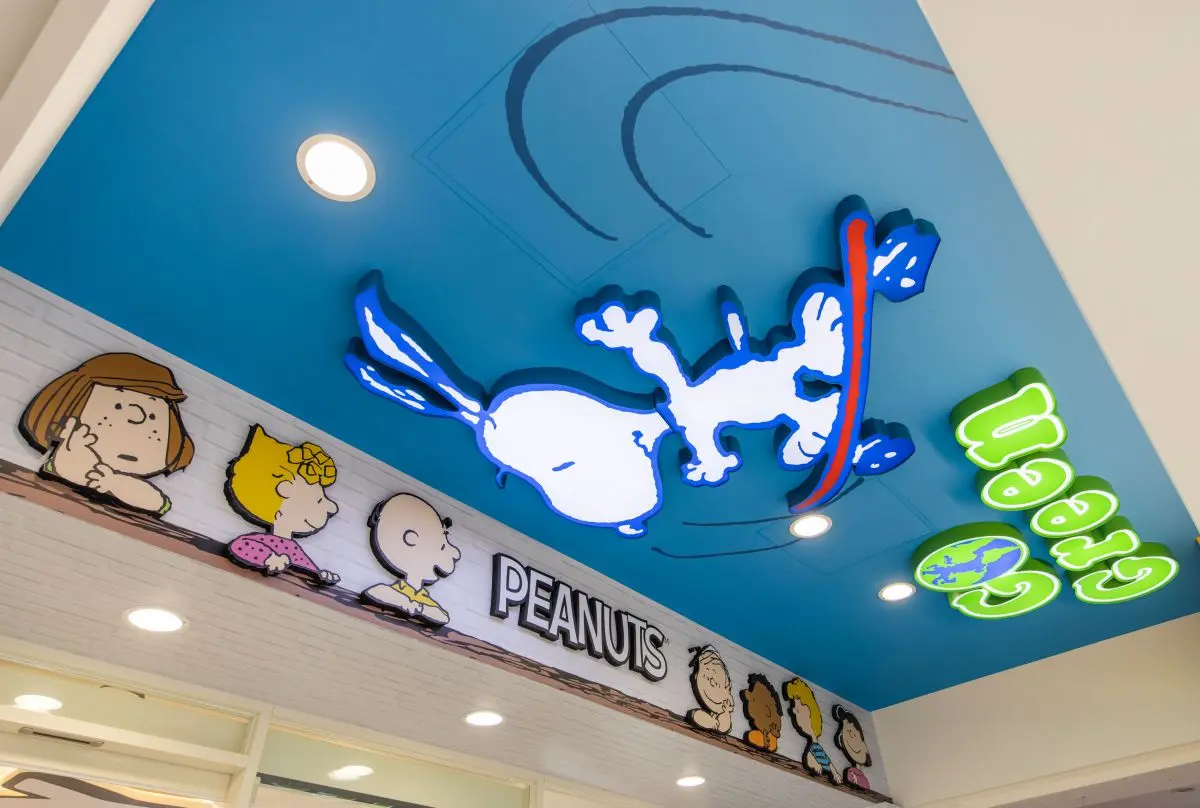 史努比超商二號店要開了!結合環保地球,打造立體燈飾、Snoopy彩色塗鴉牆 史努比超商二號店要開了!結合環保地球,打造立體燈飾、Snoopy彩色塗鴉牆