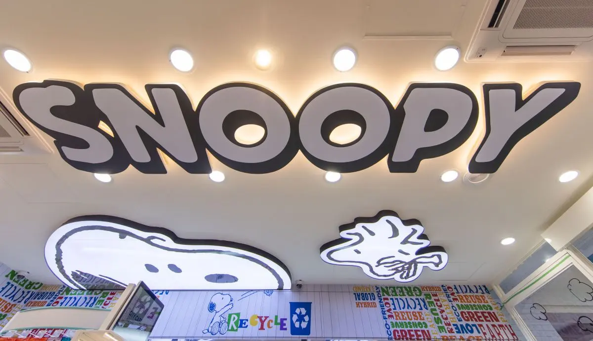 史努比超商二號店要開了!結合環保地球,打造立體燈飾、Snoopy彩色塗鴉牆 史努比超商二號店要開了!結合環保地球,打造立體燈飾、Snoopy彩色塗鴉牆