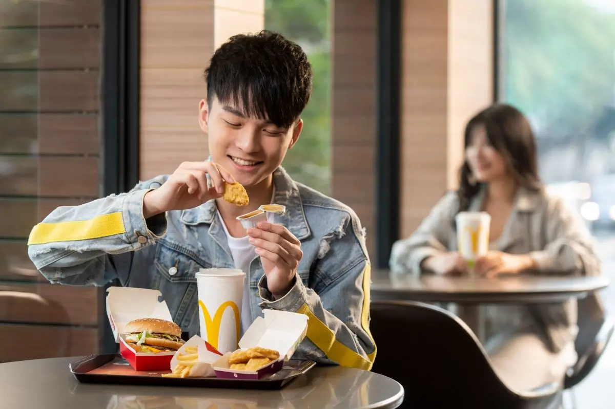 麥粉快收啊!麥當勞2020振興優惠券,光「買一送一」就有大薯、雞塊、冰炫風 麥粉快收啊!麥當勞2020振興優惠券,光「買一送一」就有大薯、雞塊、冰炫風