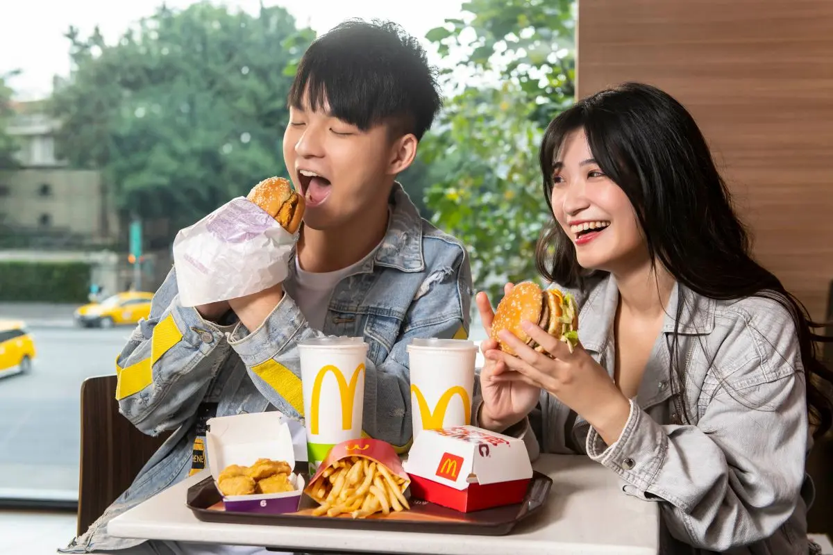 麥粉快收啊!麥當勞2020振興優惠券,光「買一送一」就有大薯、雞塊、冰炫風 麥粉快收啊!麥當勞2020振興優惠券,光「買一送一」就有大薯、雞塊、冰炫風