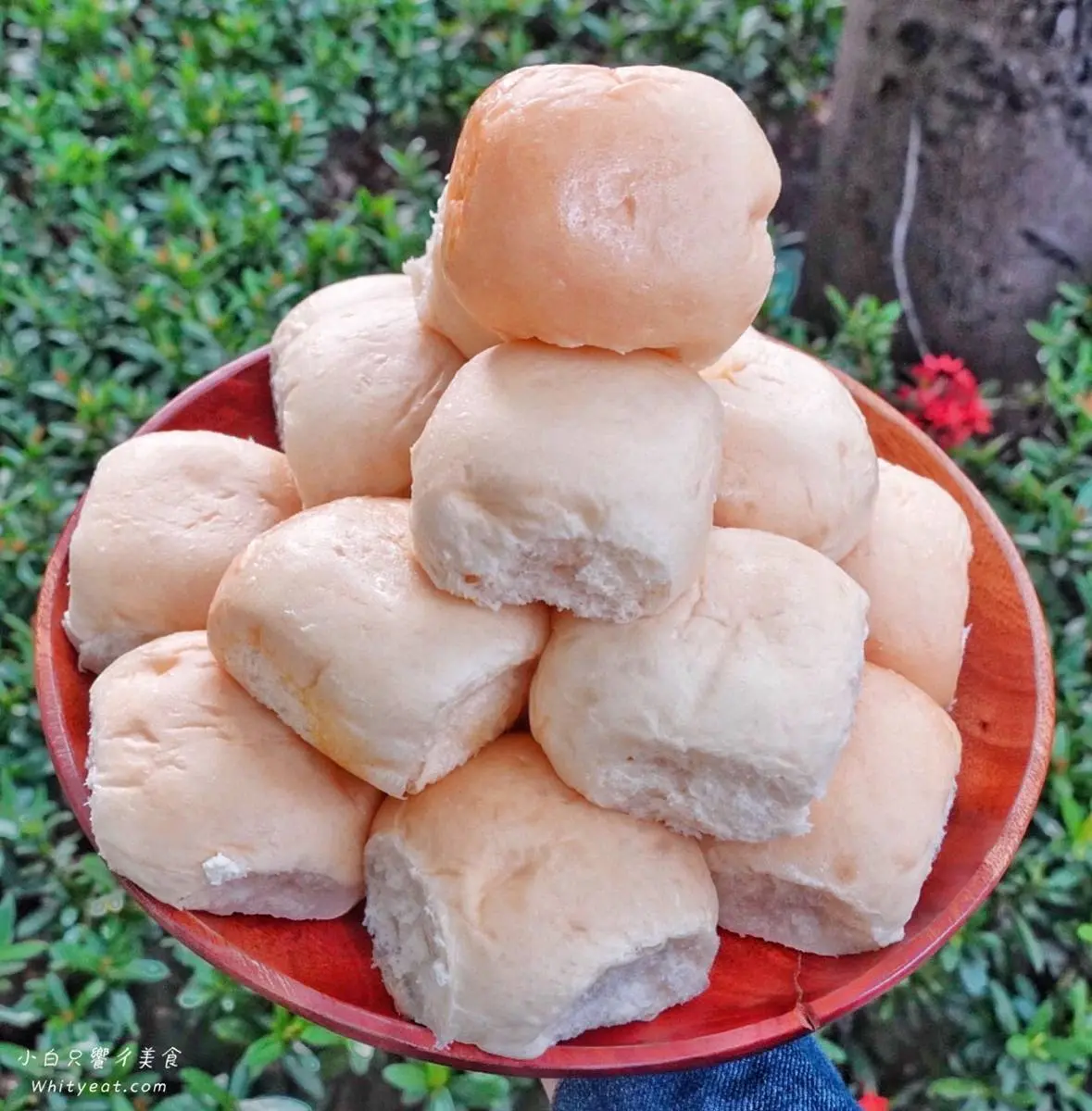 每日限量秒殺!台南人氣幽靈餐包1顆只要10元,再沾香甜番麥濃湯超搭 每日限量秒殺!台南人氣幽靈餐包1顆只要10元,再沾香甜番麥濃湯超搭