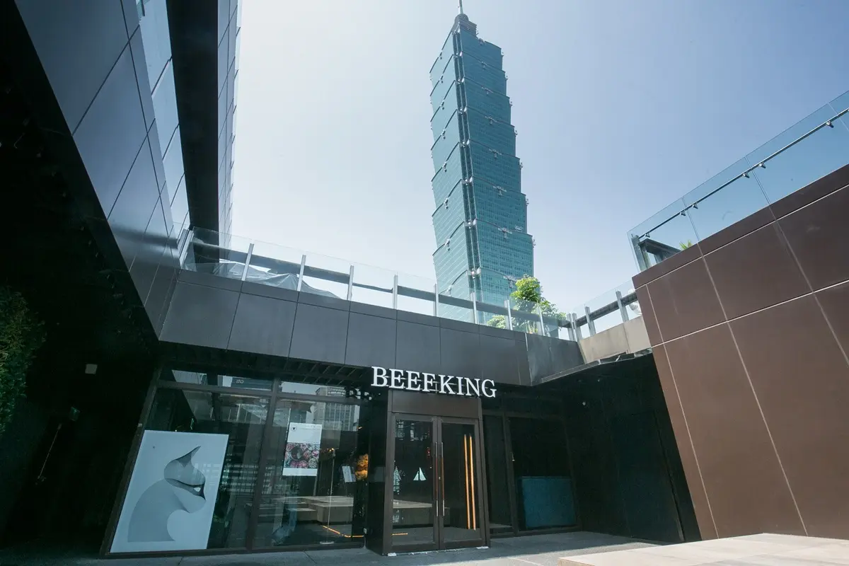 加10元送巨無霸龍蝦!「BEEF KING」頂級A5和牛吃到飽,還有伊比利豬、龍膽石斑雞 加10元送巨無霸龍蝦!「BEEF KING」頂級A5和牛吃到飽,還有伊比利豬、龍膽石斑雞