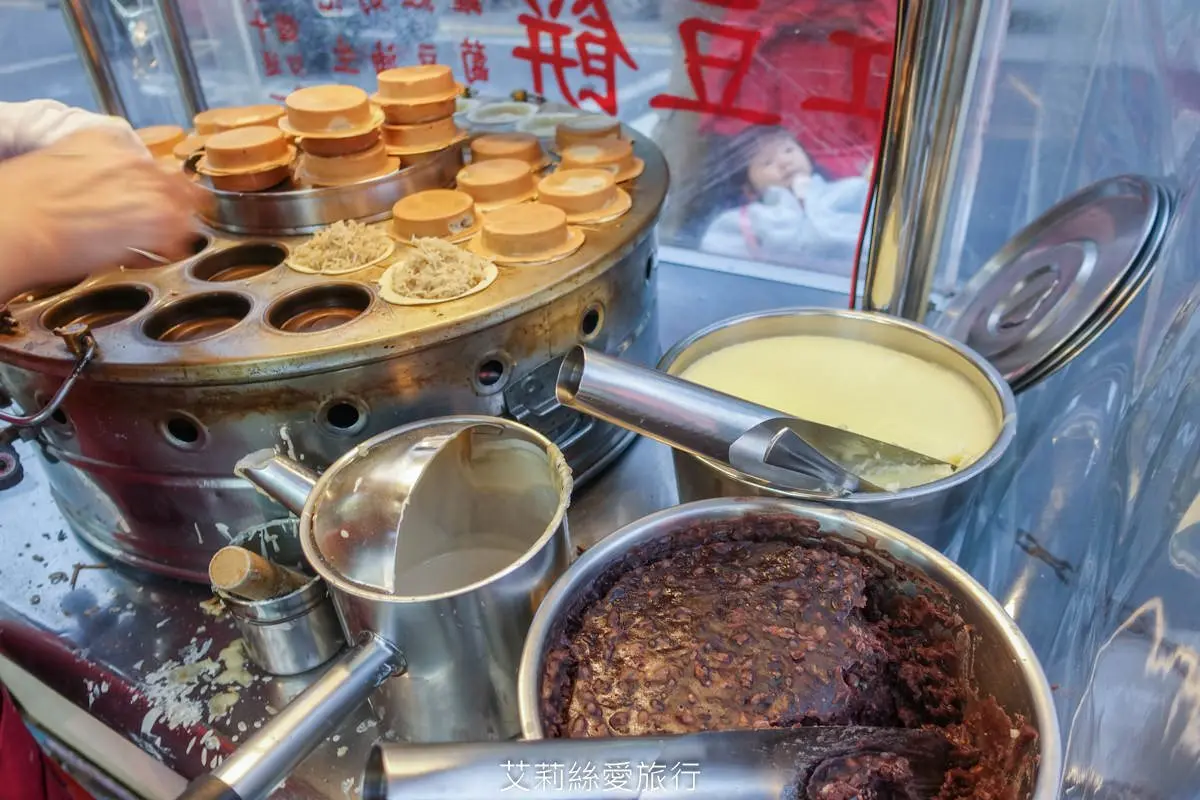 先筆記!玩新北耶誕城必衝7家板橋小吃:半熟蛋米糕、皮蛋豆腐拌麵、限量潤餅 先筆記!玩新北耶誕城必衝7家板橋小吃:半熟蛋米糕、皮蛋豆腐拌麵、限量潤餅