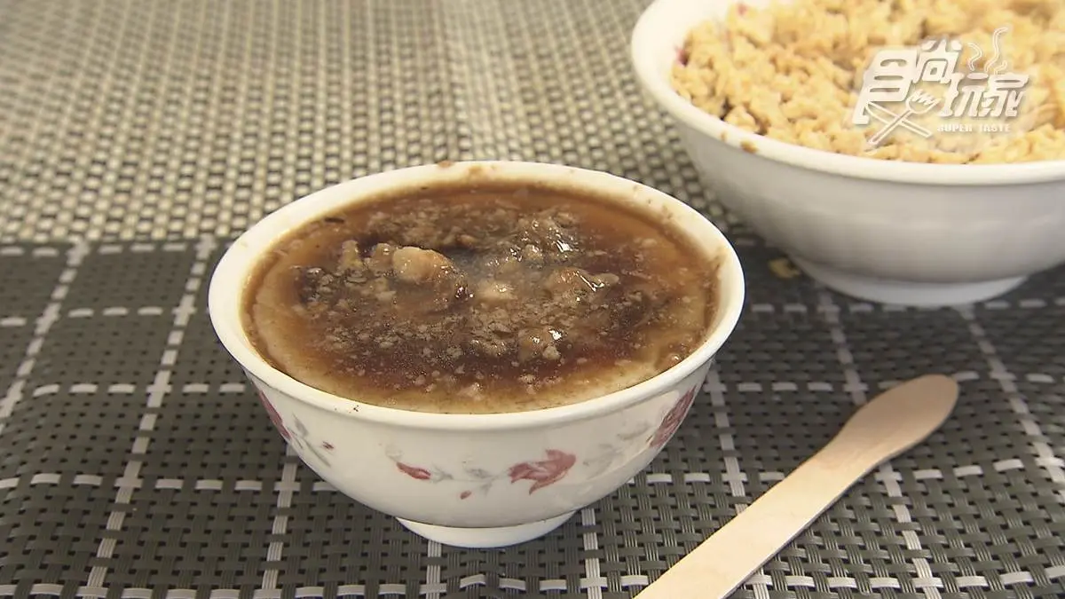雲林在地人激推！高CP值老街碗粿1碗只要25元，超唰嘴古早味蛋飯也必點