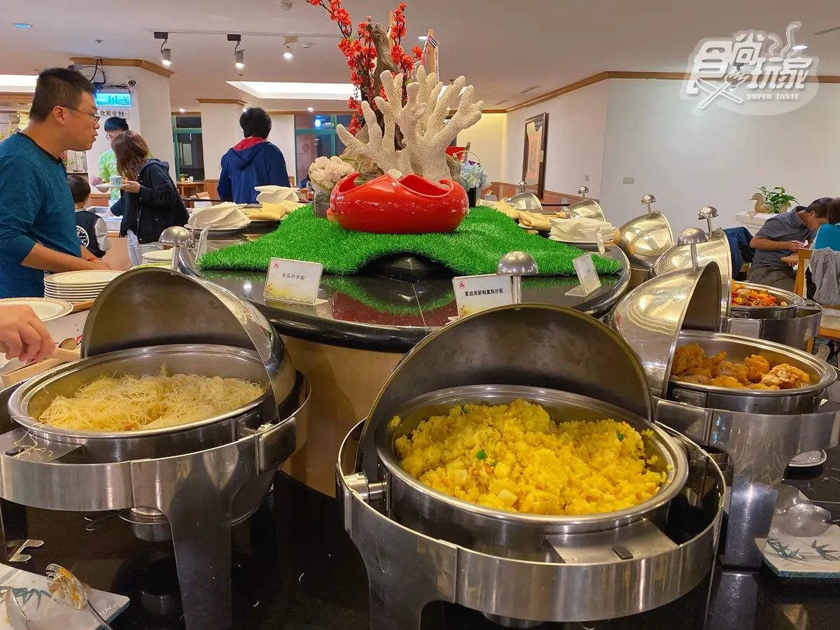 全台最美「大壩泳池」!無敵湖景飯店1350元爽住,還送10道澎派晚餐+吃到飽 全台最美「大壩泳池」!無敵湖景飯店1350元爽住,還送10道澎派晚餐+吃到飽