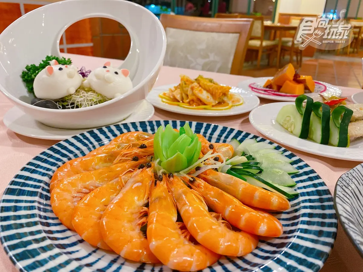 全台最美「大壩泳池」!無敵湖景飯店1350元爽住,還送10道澎派晚餐+吃到飽 全台最美「大壩泳池」!無敵湖景飯店1350元爽住,還送10道澎派晚餐+吃到飽
