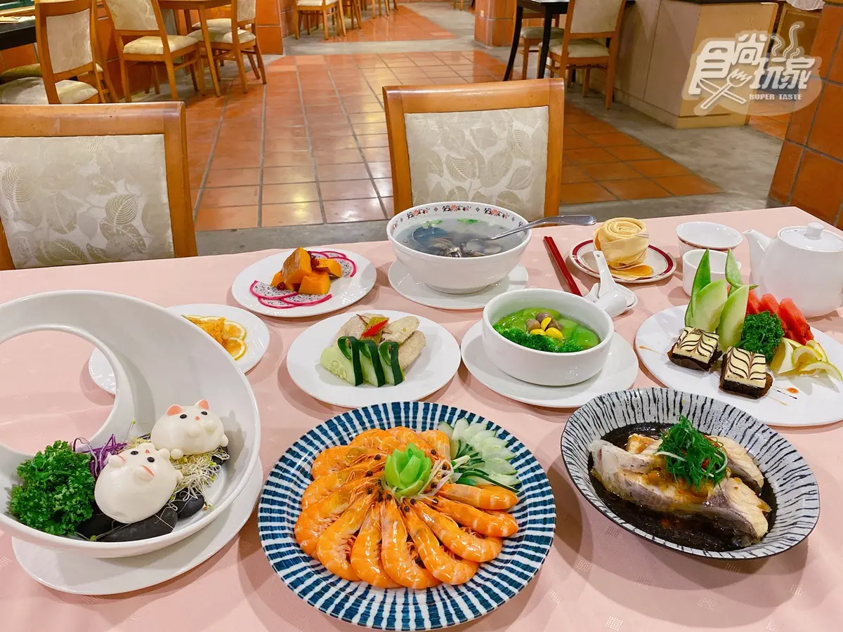 全台最美「大壩泳池」!無敵湖景飯店1350元爽住,還送10道澎派晚餐+吃到飽 全台最美「大壩泳池」!無敵湖景飯店1350元爽住,還送10道澎派晚餐+吃到飽