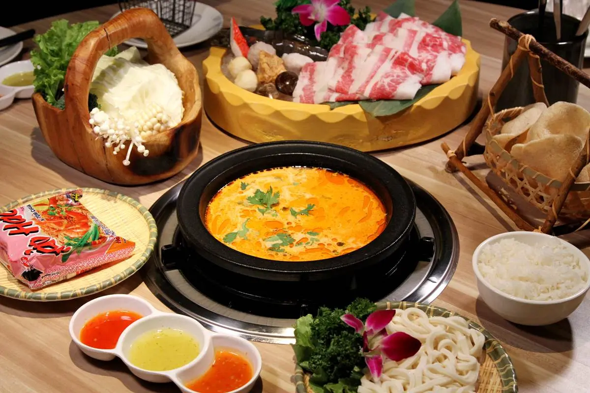 減肥慢點!泰式鍋物連續7天「體重多少減多少元」,邊緣人加碼媽媽麵無限吃 減肥慢點!泰式鍋物連續7天「體重多少減多少元」,邊緣人加碼媽媽麵無限吃