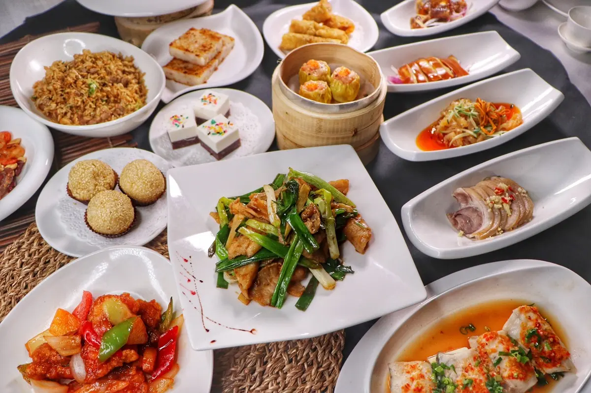 耶誕城旁超狂「港點吃到飽」!46道菜爽吃3小時,每人680元嗑燒賣、烤鴨和咖哩蝦 耶誕城旁超狂「港點吃到飽」!46道菜爽吃3小時,每人680元嗑燒賣、烤鴨和咖哩蝦