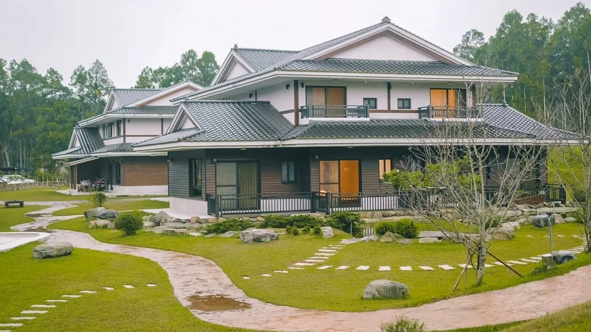 【新開店】一秒飛京都「台版祇園」打卡民宿！榻榻米風格房可看錦鯉，櫻花庭園即將盛開