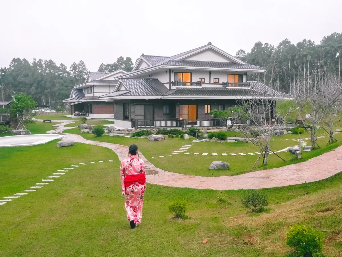 【新開店】一秒飛京都「台版祇園」打卡民宿！榻榻米風格房可看錦鯉，櫻花庭園即將盛開