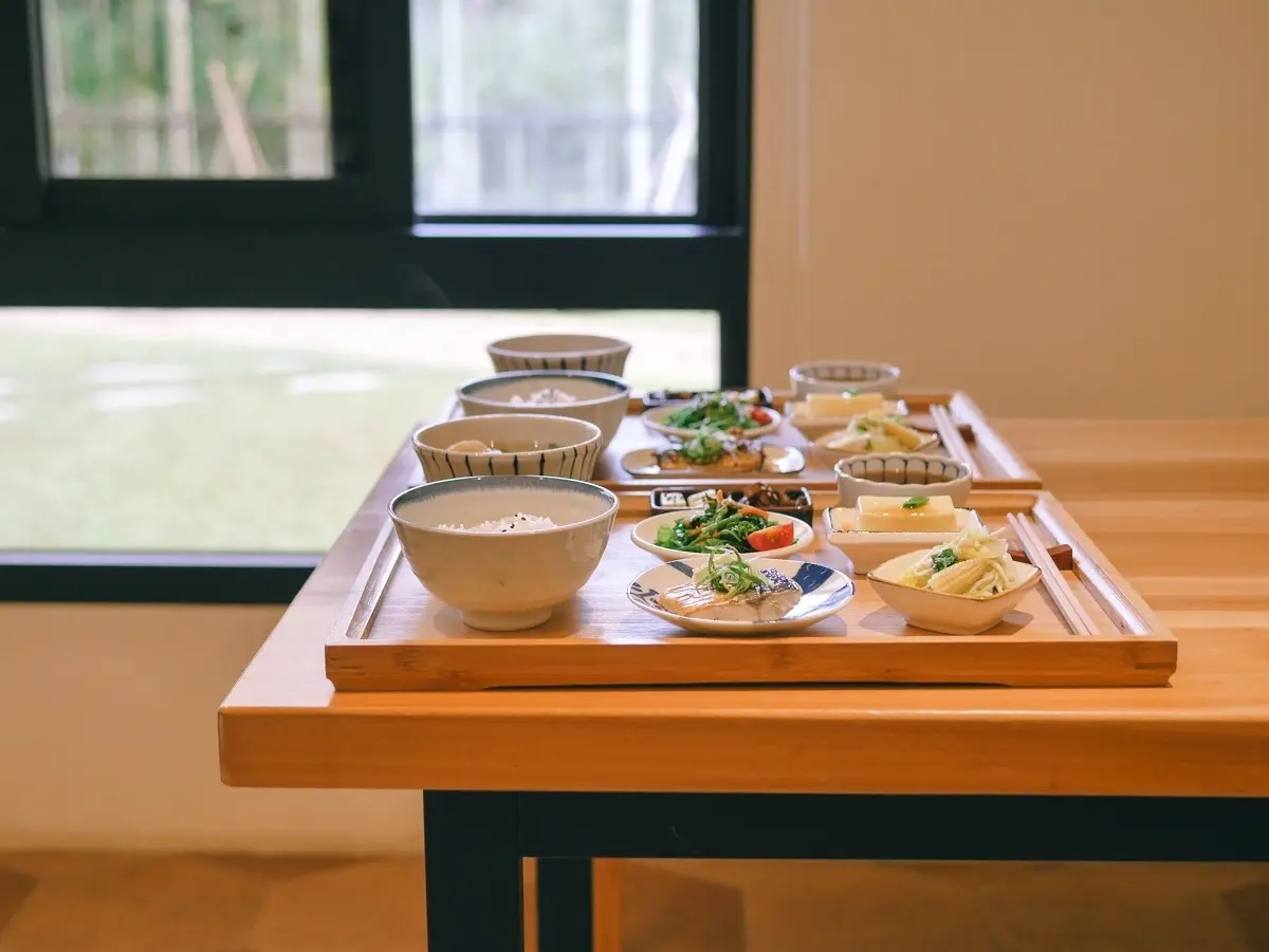 【新開店】一秒飛京都「台版祇園」打卡民宿！榻榻米風格房可看錦鯉，櫻花庭園即將盛開