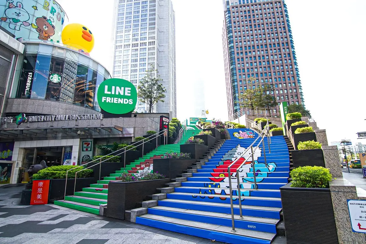 免費入場!超萌「LINE FRIENDS CARNIVAL派對時光」耶誕貨櫃市集,拍美照、吃甜點、買周邊 免費入場!超萌「LINE FRIENDS CARNIVAL派對時光」耶誕貨櫃市集,拍美照、吃甜點、買周邊