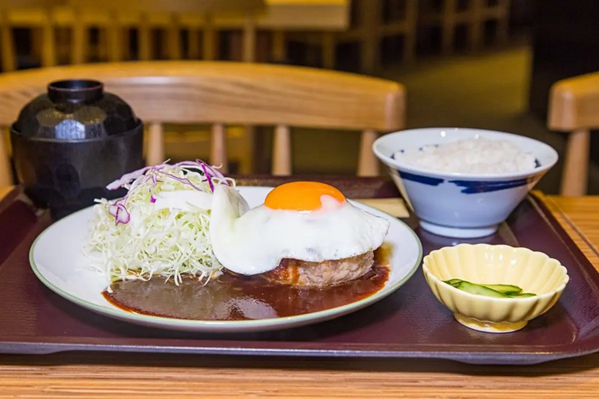 【新開店】名古屋料理桃園吃得到!純豬肉漢堡排有滿滿肉汁,再搭蛋黃瀑布超邪惡 【新開店】名古屋料理桃園吃得到!純豬肉漢堡排有滿滿肉汁,再搭蛋黃瀑布超邪惡