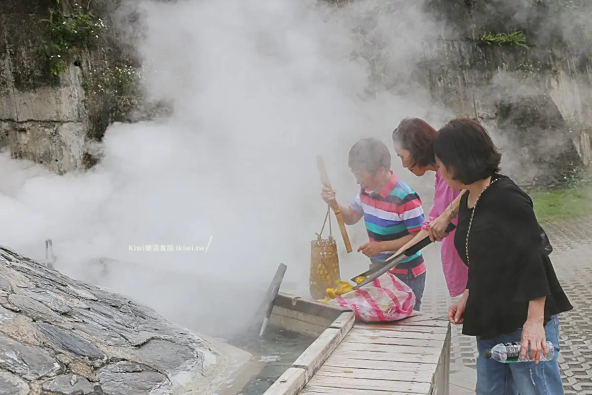 今冬宜蘭必衝行程!石頭湯池泡夢幻藍色溫泉,地熱煮蛋、玉米又Q又甜 今冬宜蘭必衝行程!石頭湯池泡夢幻藍色溫泉,地熱煮蛋、玉米又Q又甜