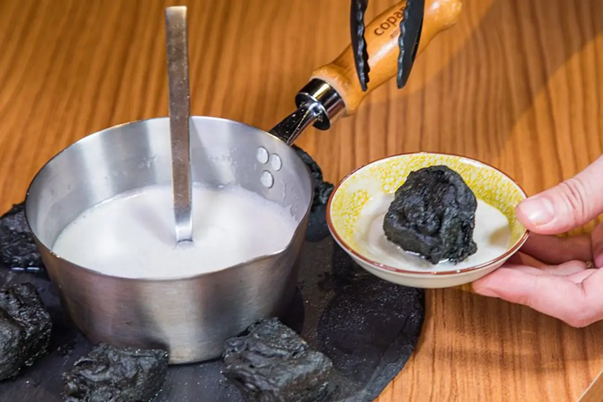 台法融合的好滋味!東區隱藏版餐酒館必喝黃金雞湯三重奏,超有哏竹炭絲瓜別處吃不到 台法融合的好滋味!東區隱藏版餐酒館必喝黃金雞湯三重奏,超有哏竹炭絲瓜別處吃不到
