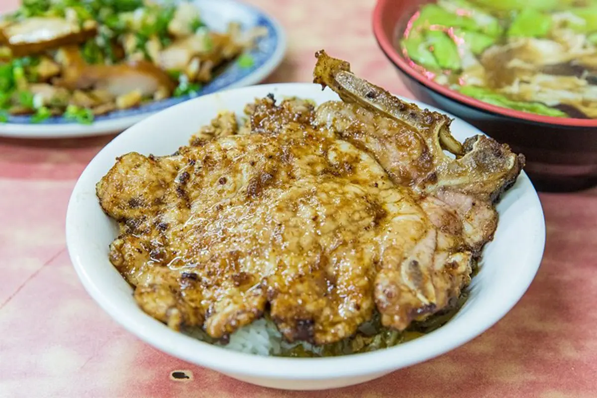 內湖老饕口袋名單!人氣老店炸排骨口感扎實不鹹膩,搭配香甜炸醬飯超唰嘴 內湖老饕口袋名單!人氣老店炸排骨口感扎實不鹹膩,搭配香甜炸醬飯超唰嘴