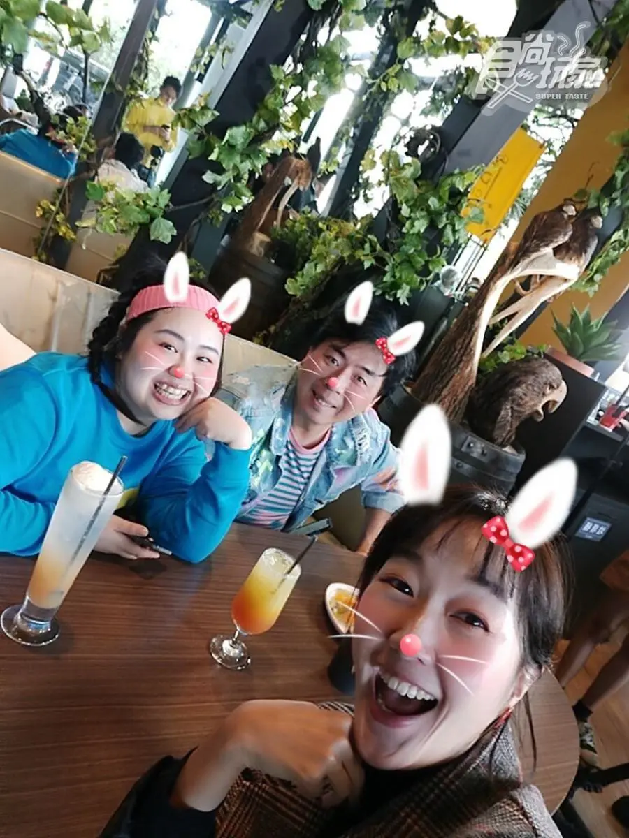 《食尚》最瘋狂「大姨媽」回歸!巴鈺帶頭搜新北高CP值美食,順衝耶誕城賞燈美拍 《食尚》最瘋狂「大姨媽」回歸!巴鈺帶頭搜新北高CP值美食,順衝耶誕城賞燈美拍