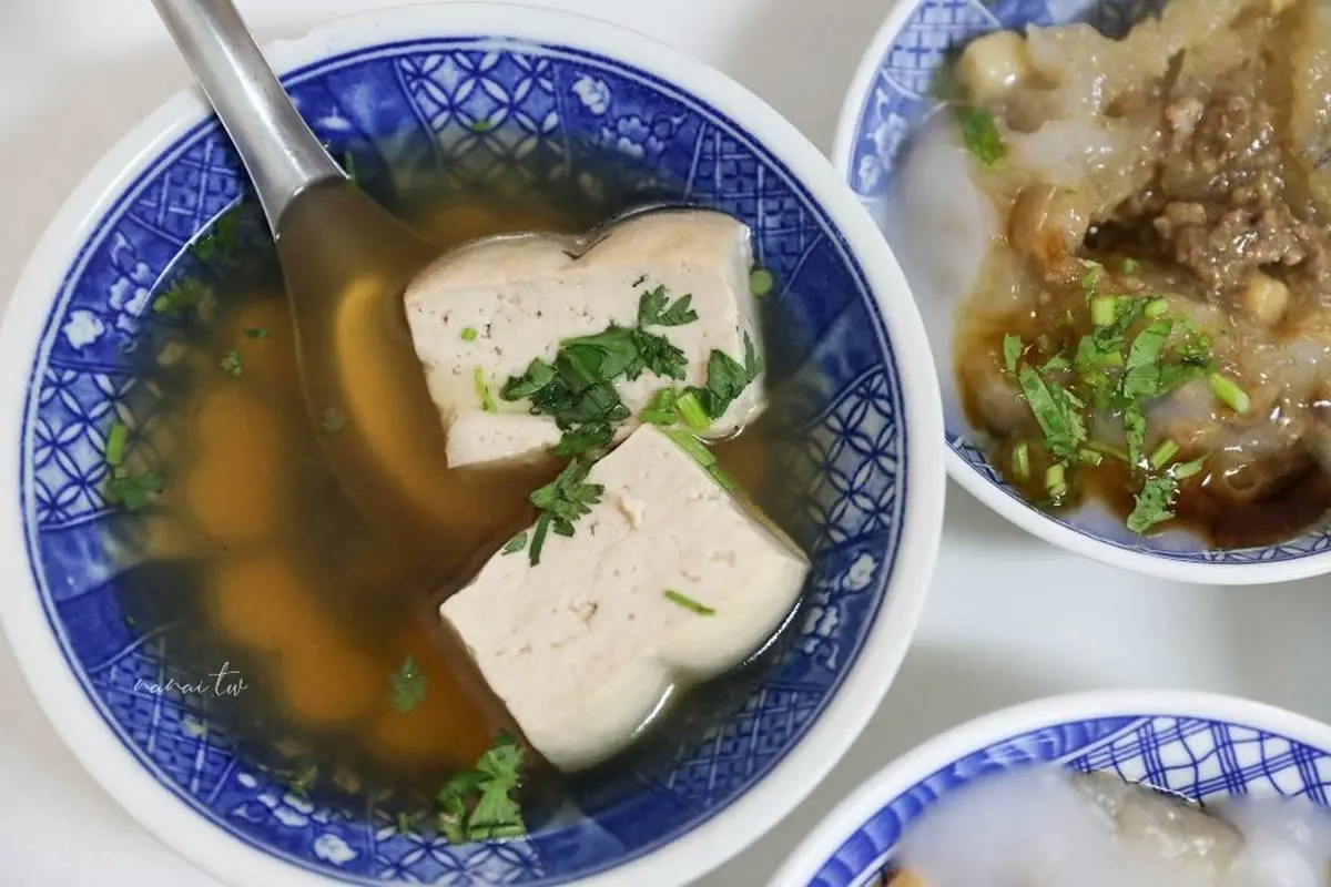 在地人從小吃到大!員林隱藏版肉圓外皮彈滑肉餡扎實超唰嘴,再配清爽豆腐湯更對味 在地人從小吃到大!員林隱藏版肉圓外皮彈滑肉餡扎實超唰嘴,再配清爽豆腐湯更對味