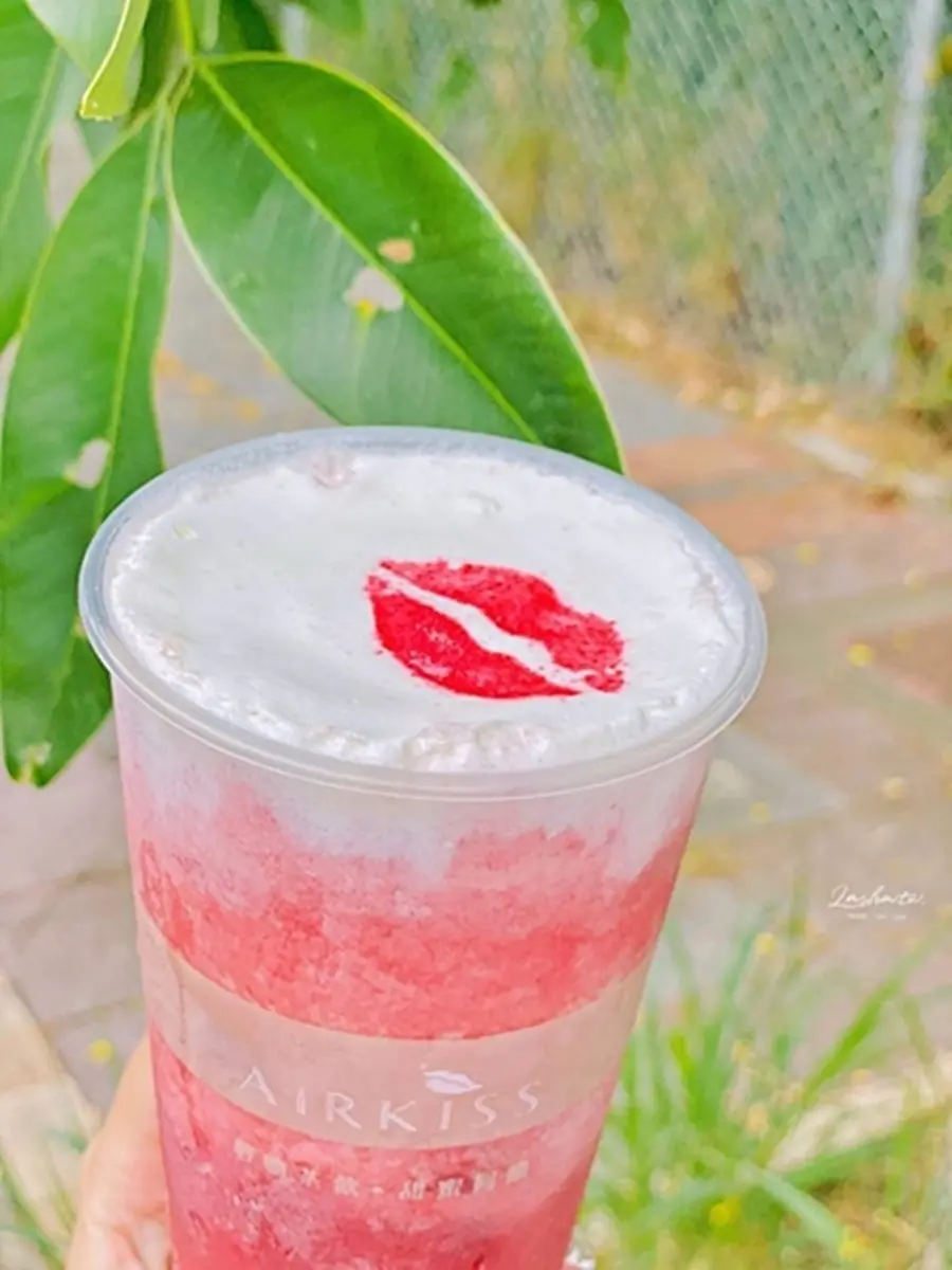 【新開店】IG打卡必喝!新竹貴婦級手搖飲有「燕窩」,店內就是網美攝影棚隨你拍 【新開店】IG打卡必喝!新竹貴婦級手搖飲有「燕窩」,店內就是網美攝影棚隨你拍