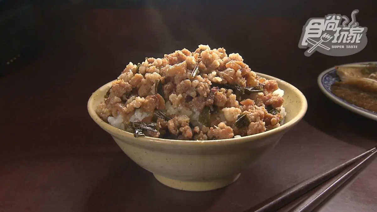 小碗只要25元！滷肉加「北斗麥芽」鹹中帶甜超下飯，三層肉入口即化也必嘗
