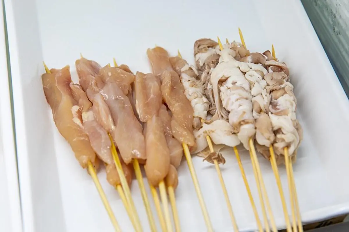 嗜辣者快筆記！台北正宗四川串串鍋牛油底料隨你加，必吃爽脆牛板筋、麻辣小龍蝦