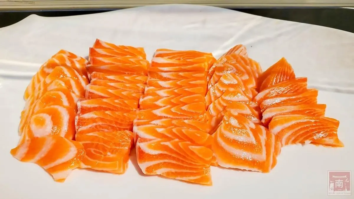 【新開店】只要300元！台南高CP值吃到飽連生魚片都有，必點主餐鳳梨苦瓜雞愈煮愈濃