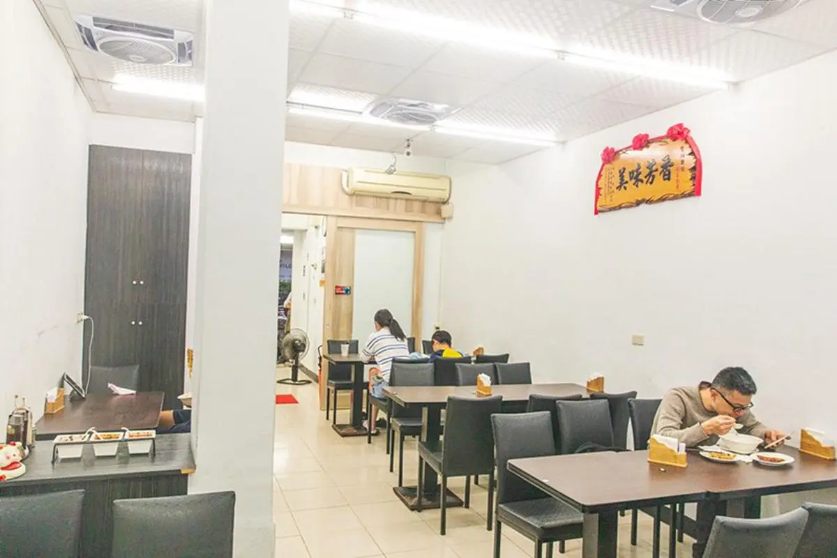 巷仔內的美味！板橋口碑麵店必吃銷魂獅子頭，香甜肉汁搭配清爽湯頭一喝停不下