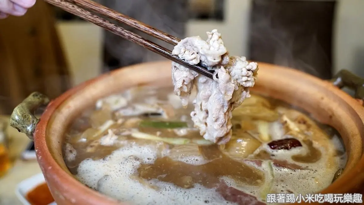 【新開店】澳門人也推！新竹炭燒砂鍋必吃經典「柱侯炆牛腩」，道地祕方湯底試過會懷念