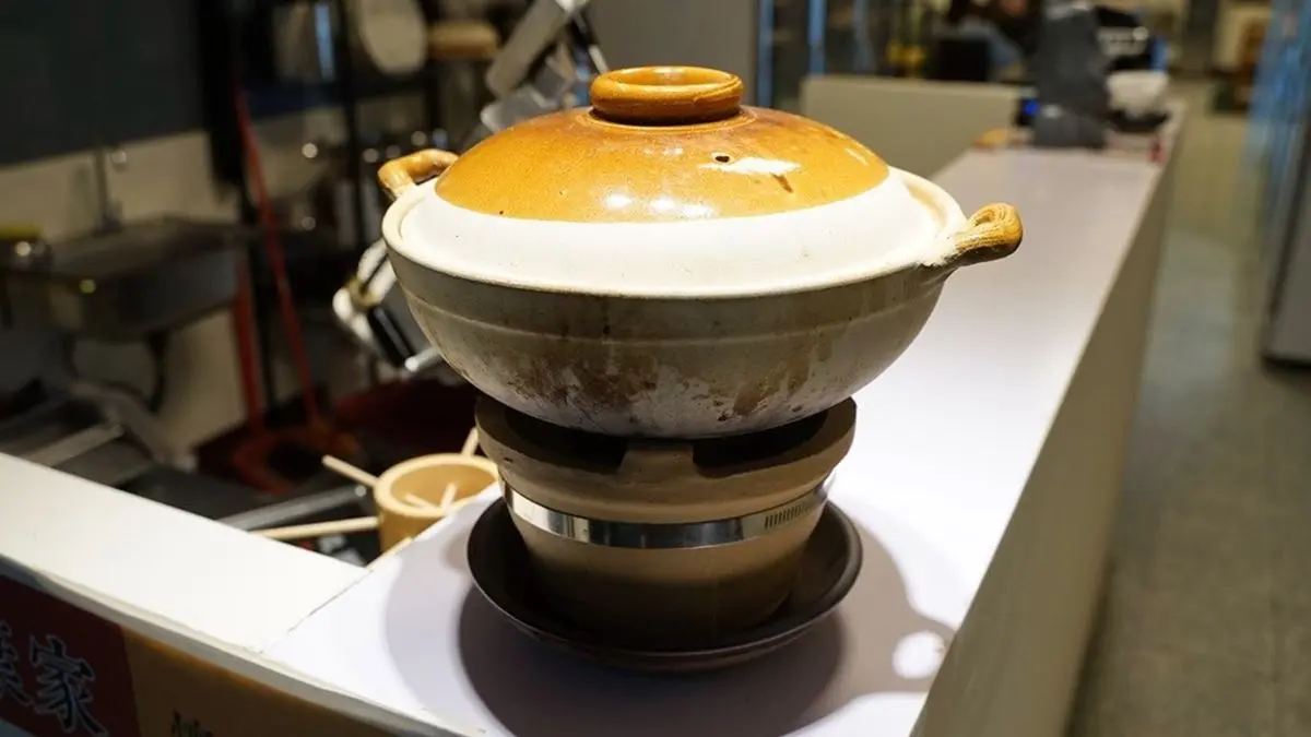 【新開店】澳門人也推！新竹炭燒砂鍋必吃經典「柱侯炆牛腩」，道地祕方湯底試過會懷念