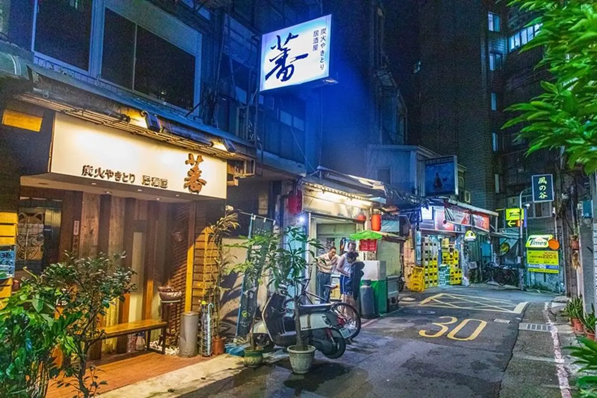 老饕續攤首選！八條通隱藏版居酒屋必點絕品烤「白肝」，軟骨雞肉明太子一吃停不下