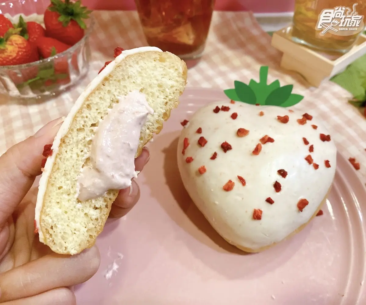 限時買三送一!Mister Donut「白雪草莓季」開跑,先吃夢幻系「白雪草莓貝貝」 限時買三送一!Mister Donut「白雪草莓季」開跑,先吃夢幻系「白雪草莓貝貝」
