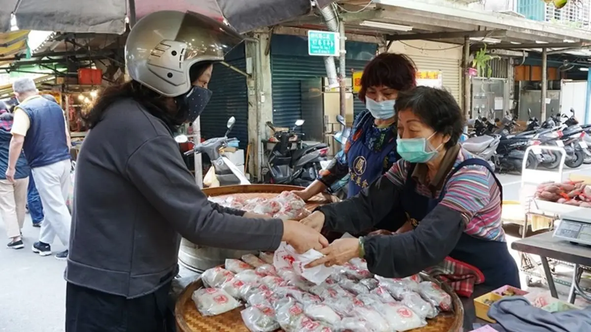 飄香40年古早味！板橋「手作客家米食」真材實料，必買芋頭包、蘿蔔絲菜包