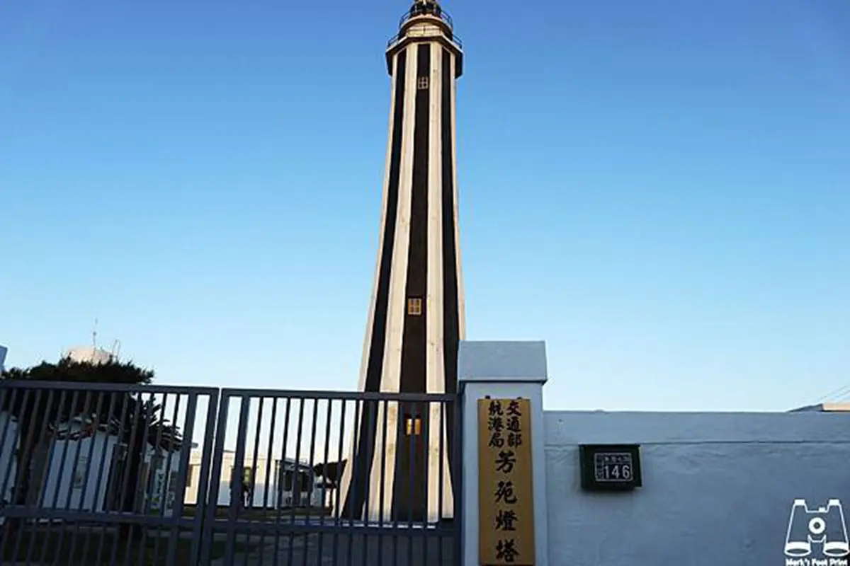 必追打卡點再+1!特色漁港「蚵殼」超吸腈,再踩點巨型燈塔、王者拱橋 必追打卡點再+1!特色漁港「蚵殼」超吸腈,再踩點巨型燈塔、王者拱橋