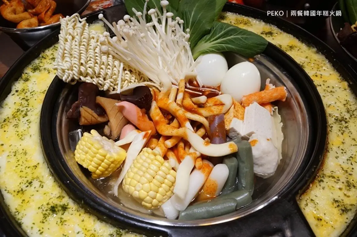 299元吃到飽！人氣韓式火鍋爽嗑炸雞、魚板、6款年糕，加碼3種隱藏版吃法