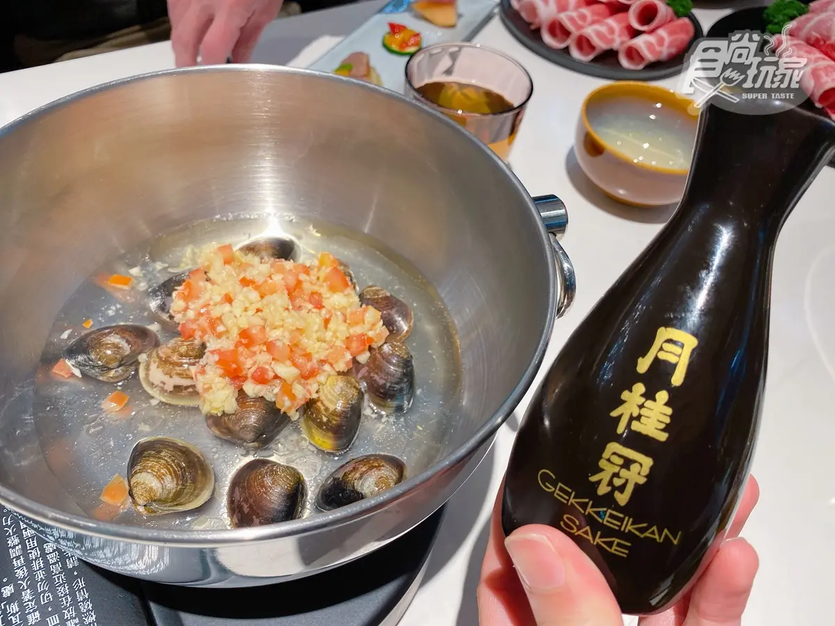 「飯店級個人鍋」這裡吃!超特別水蜜桃蕃茄、酒蒸蛤蜊湯頭,還有「臉盆海鮮」可嗑 「飯店級個人鍋」這裡吃!超特別水蜜桃蕃茄、酒蒸蛤蜊湯頭,還有「臉盆海鮮」可嗑