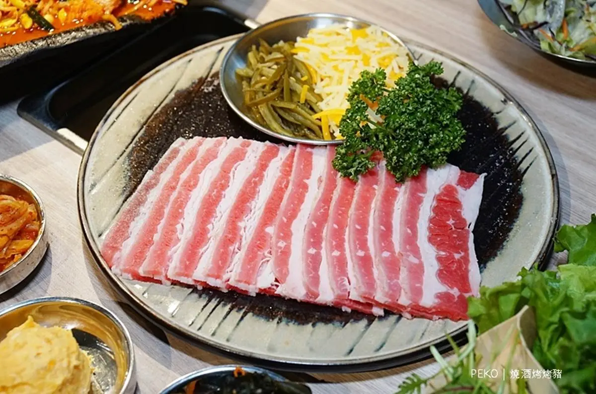動口就好！全新韓式烤肉全程代烤，「懶得想就點這一盤」一次嘗3種高檔豬