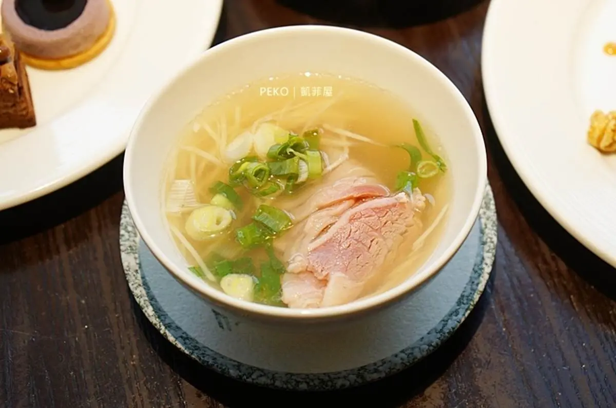 台北必吃Buffet冠軍!10大餐區160道料理,過橋牛肉、現切肋眼牛排、黑松露燉飯大推 台北必吃Buffet冠軍!10大餐區160道料理,過橋牛肉、現切肋眼牛排、黑松露燉飯大推