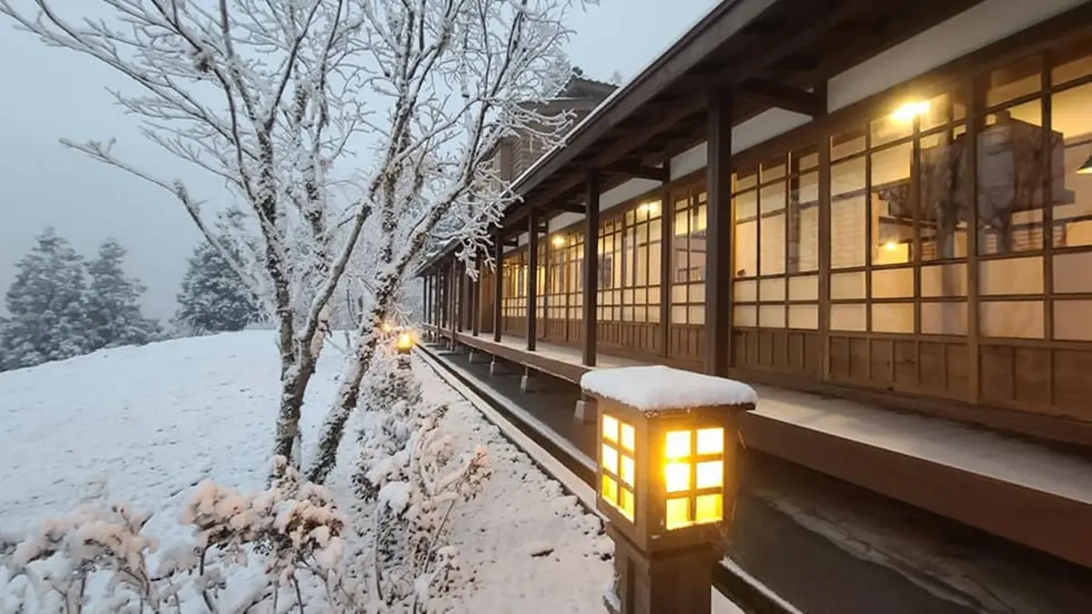 一秒飛日本！太平山文史館白雪皚皚美呆，這周有望再度降雪