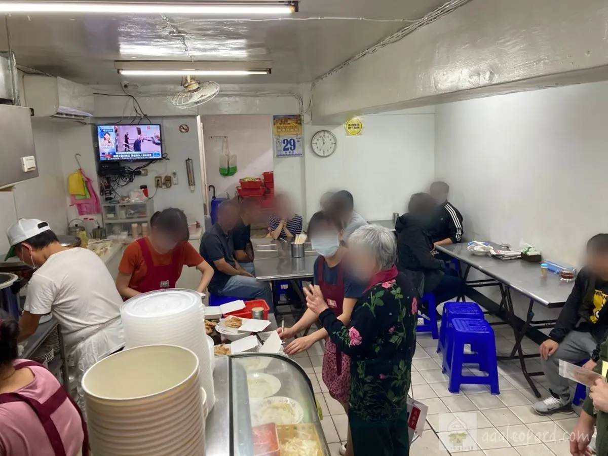 士林隱藏版美食!招牌肉絲飯外帶訂單接到手軟,醬油調色超級下飯 士林隱藏版美食!招牌肉絲飯外帶訂單接到手軟,醬油調色超級下飯