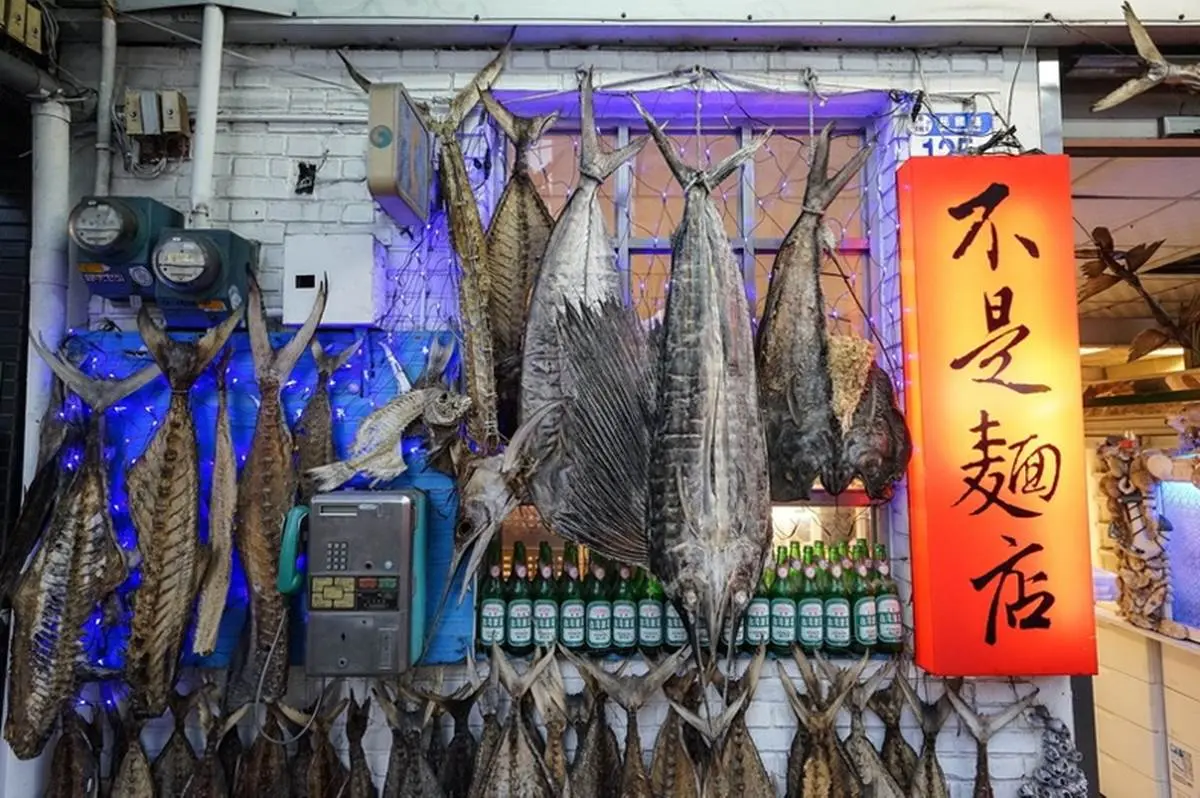 別懷疑！來花蓮到「麵店」嗑海鮮就對了，炒「河豚蛋」運氣好才吃得到