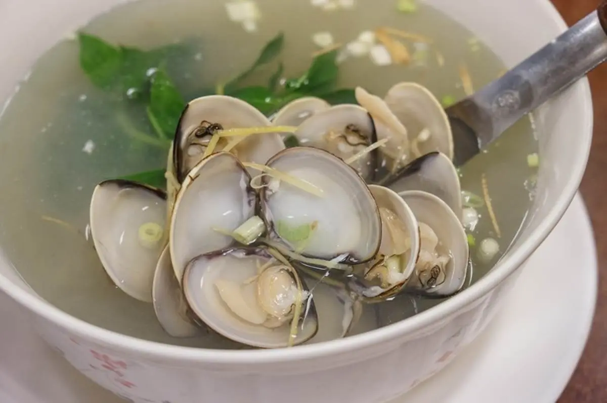 別懷疑！來花蓮到「麵店」嗑海鮮就對了，炒「河豚蛋」運氣好才吃得到