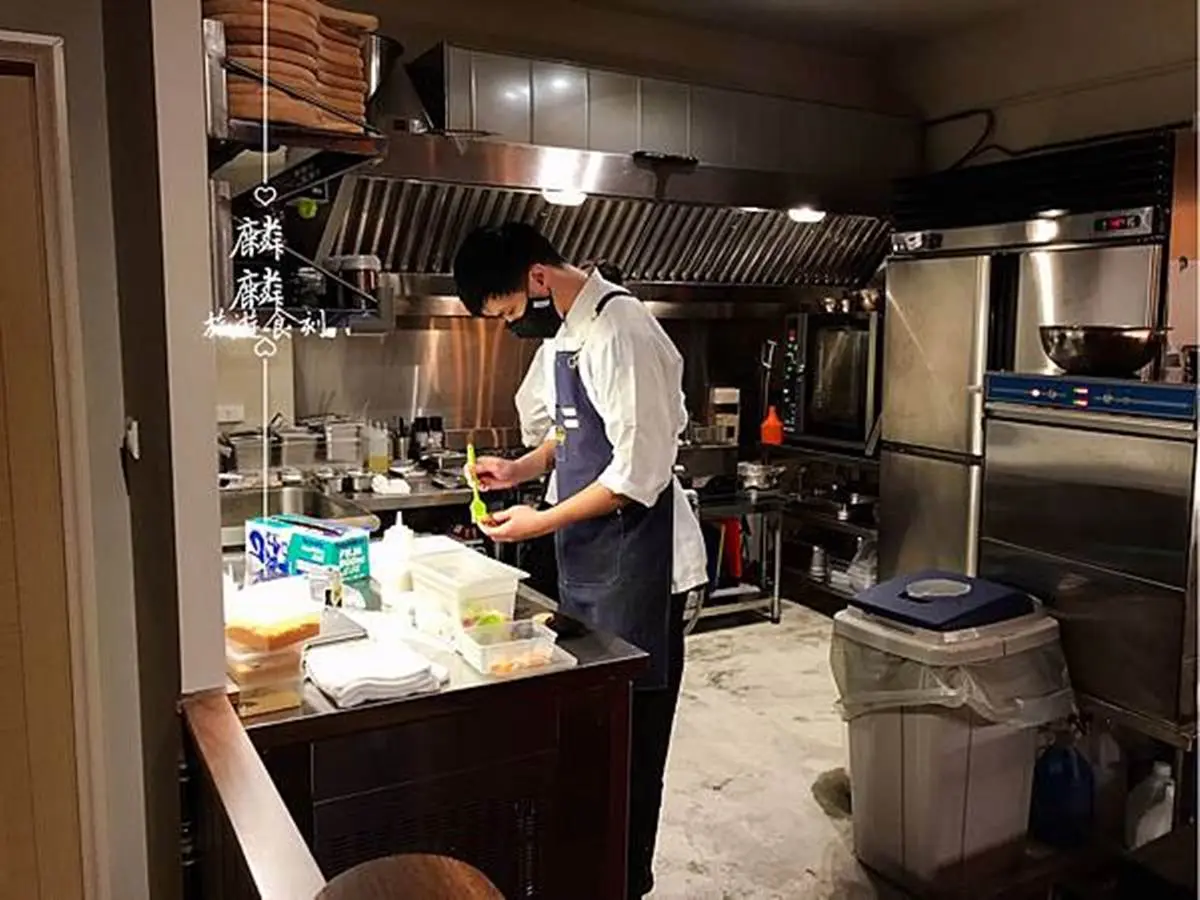 不能去歐洲就來這！台北超有fu餐酒館吃刺蔥羊膝喝「梅關係」，還有烤布蕾做完美ending