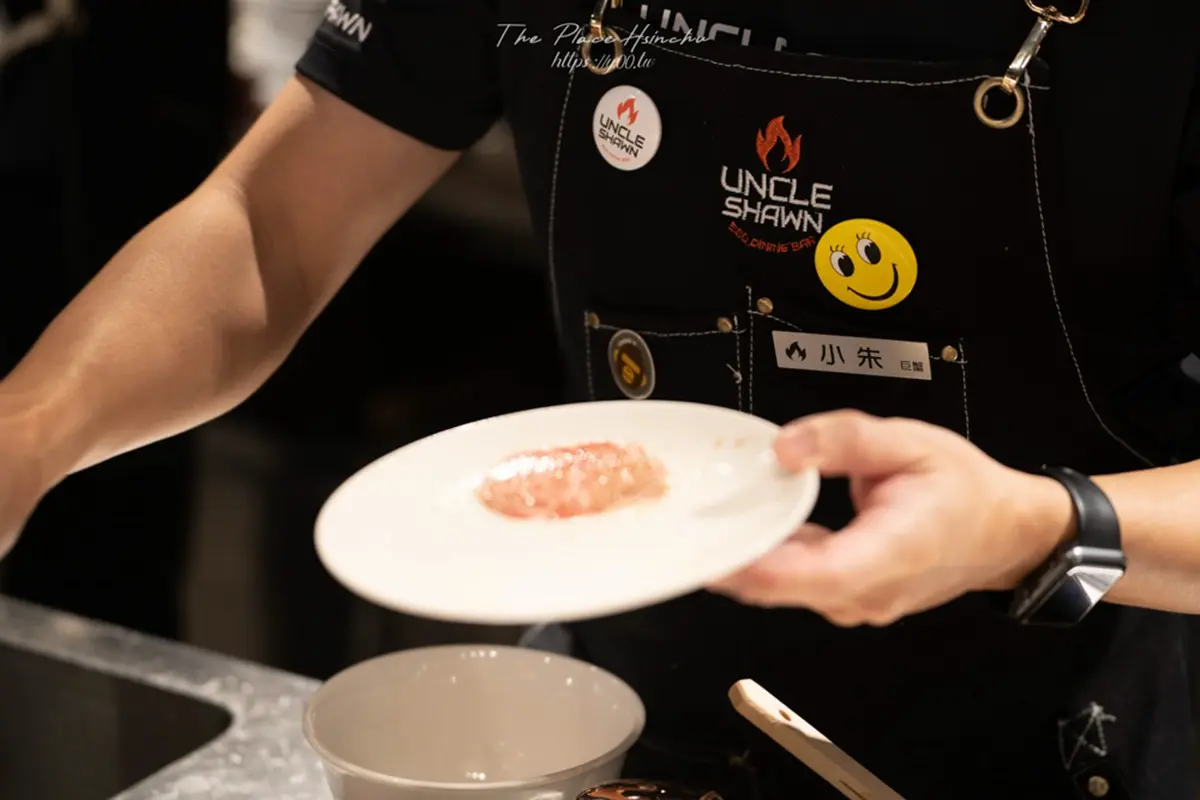 水水吃肉免動手!新竹網美系燒肉店有專人代烤服務,私房炙燒比目魚蓋飯最驚豔 水水吃肉免動手!新竹網美系燒肉店有專人代烤服務,私房炙燒比目魚蓋飯最驚豔