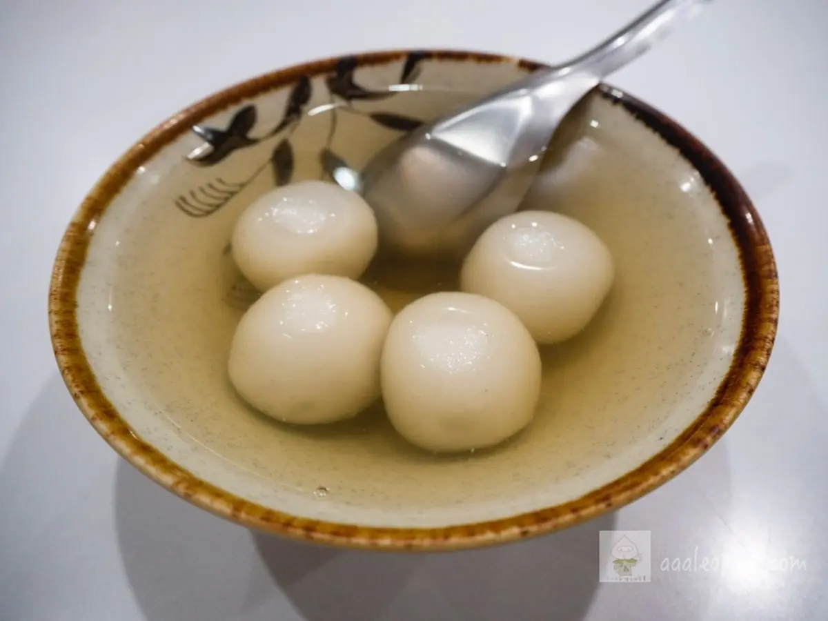  從小吃到大！萬華5間必吃元宵：鋪滿茼蒿鹹湯圓、超咕溜燒麻糬、酒釀花生圓加蛋